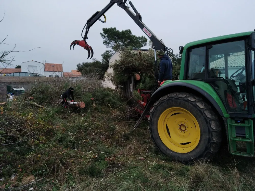 Valoriser ses déchets verts grâce au broyage